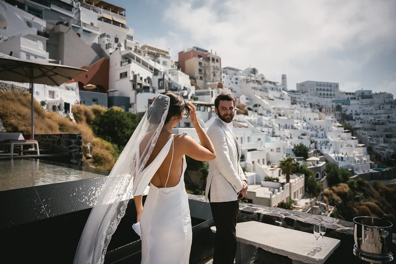 Another angle, another heart-stopping moment of first looks, Fira smiling behind