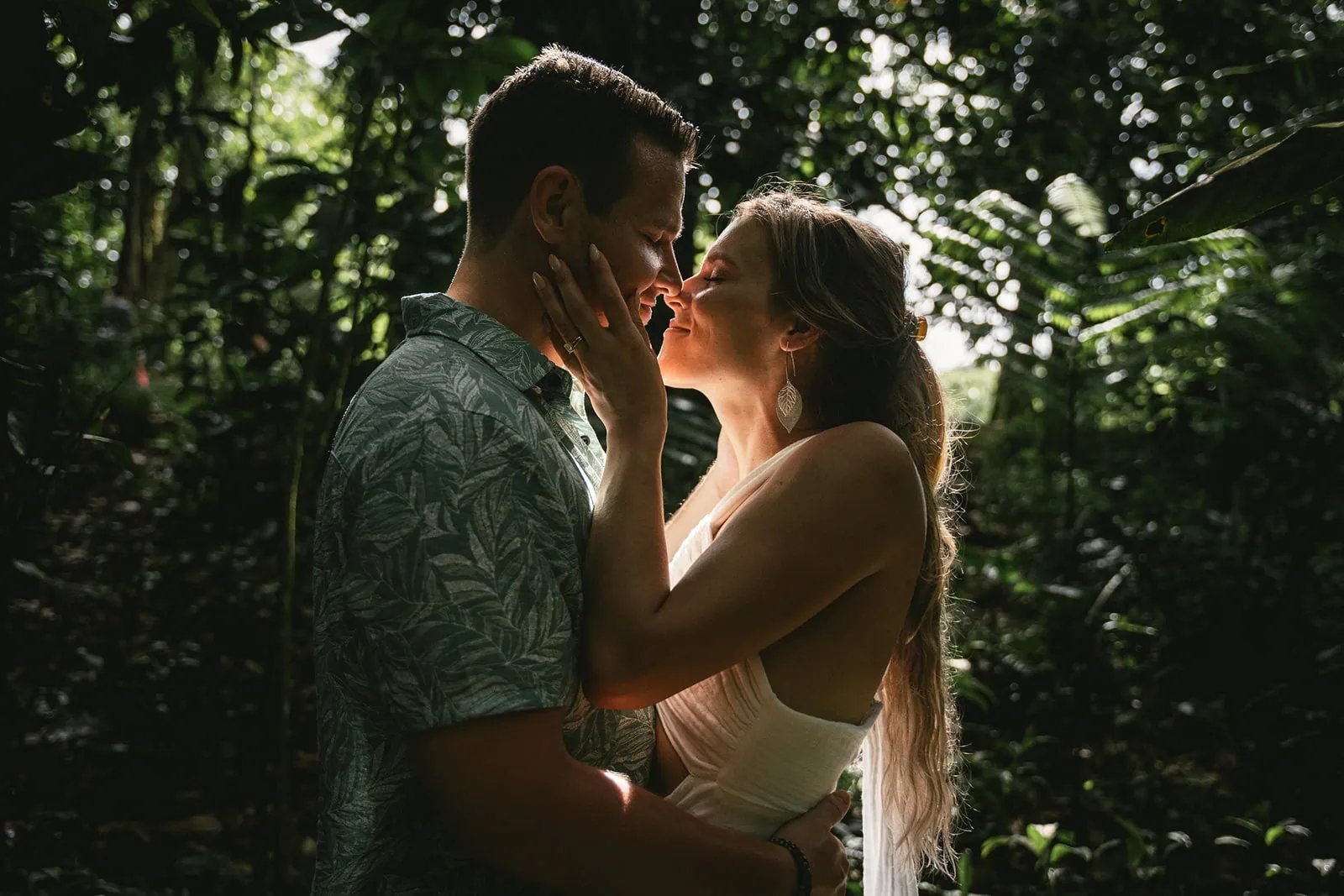 Intimate elopement moment on the shores of a French Polynesia island