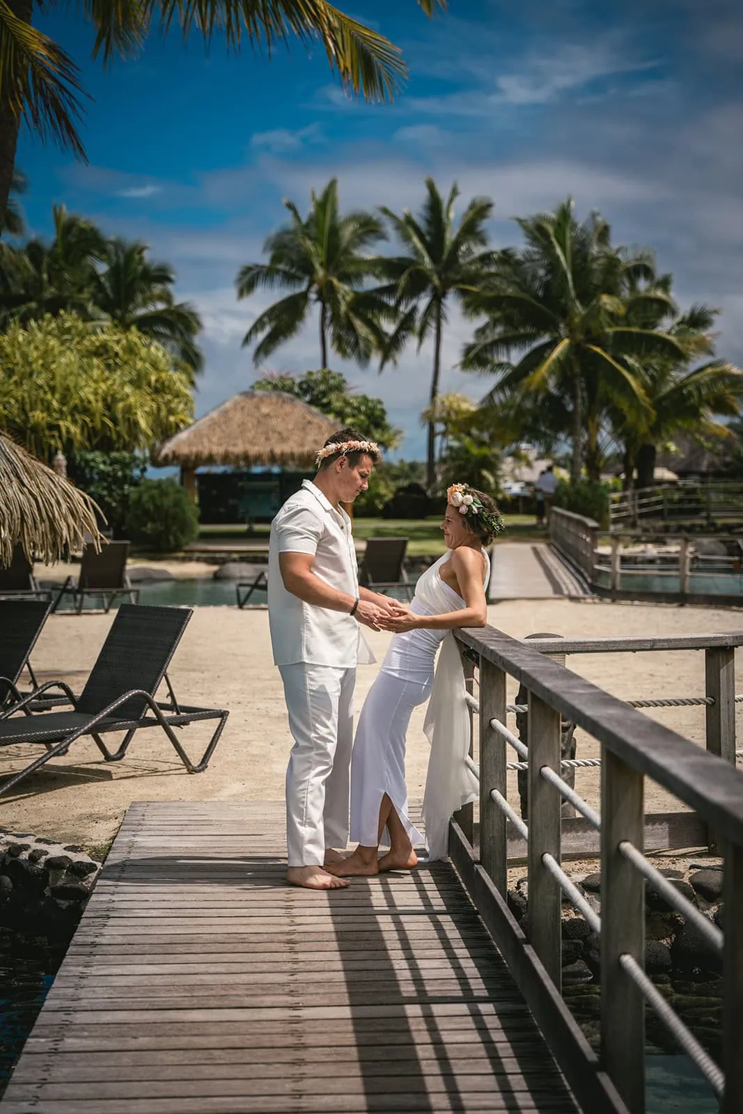 Joyful moment between the bride and the groom in French Polynesia