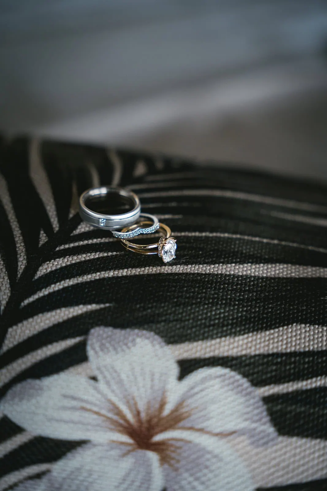 French Polynesia elopement: close-up of the rings