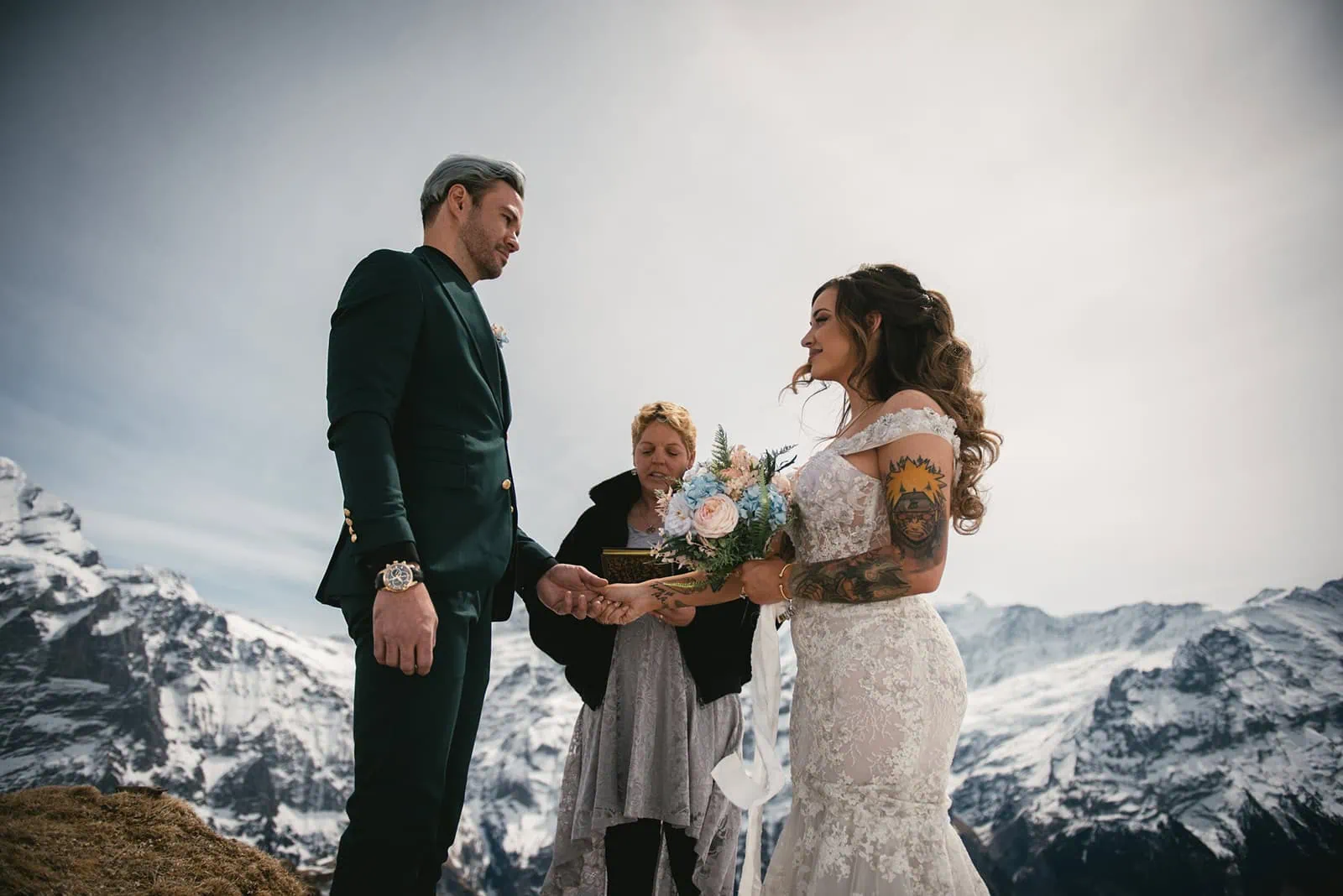 Grindelwald elopement touching ceremony
