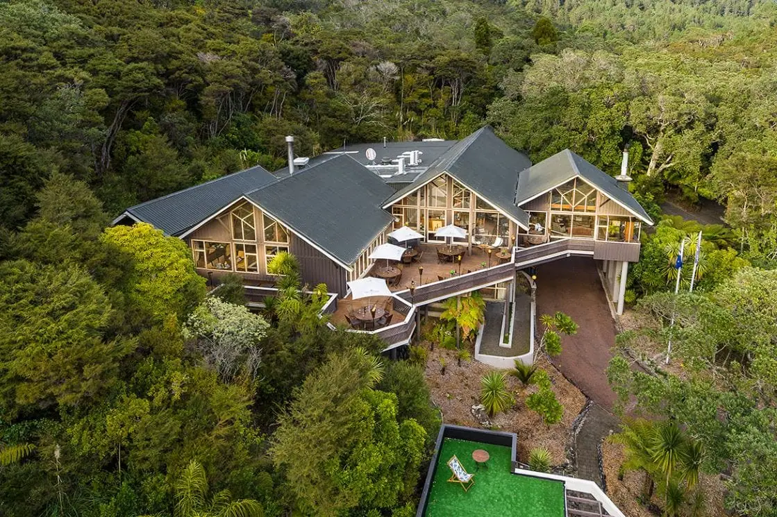 Where to stay in your New Zealand elopement - Grand Mercure Puka Park Resort