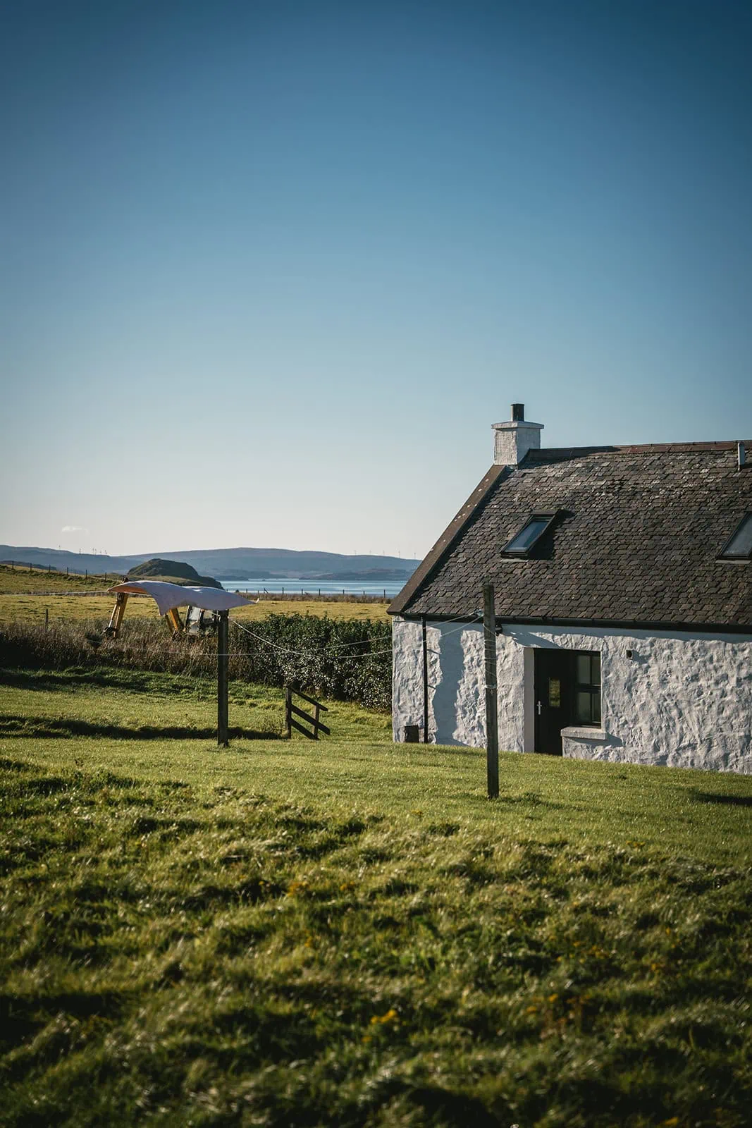 Skye elopement: a cottage in the countryside