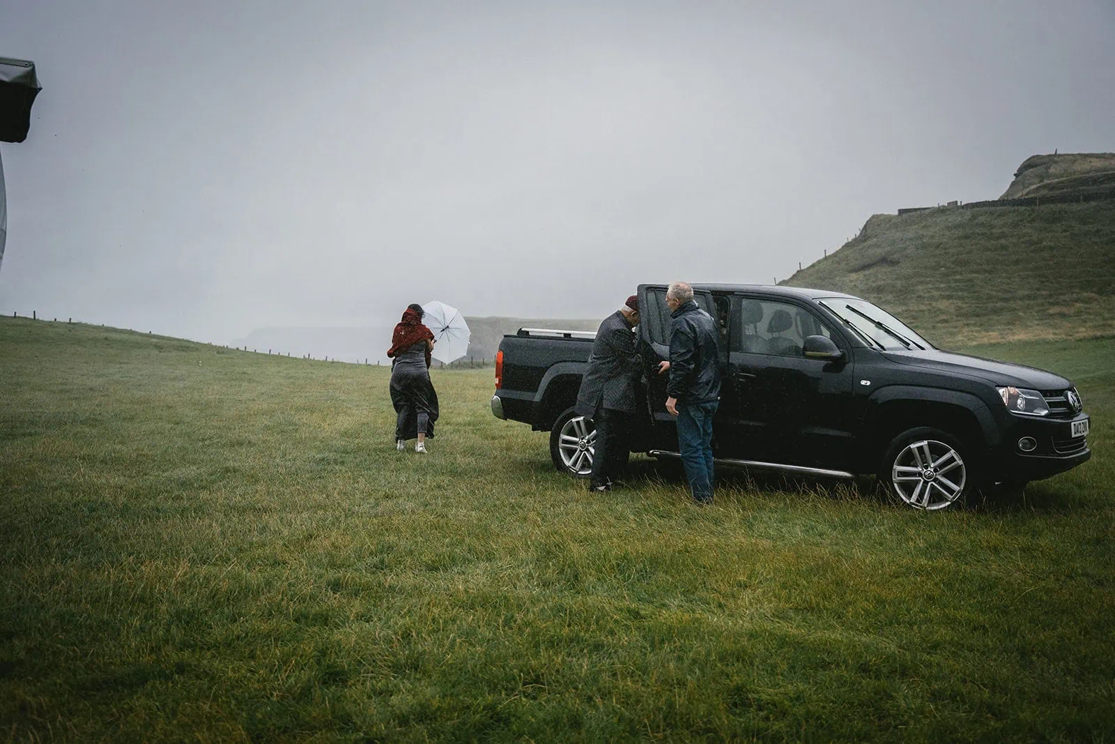 Bride and guests arriving at the Dunluce Castle elopemen