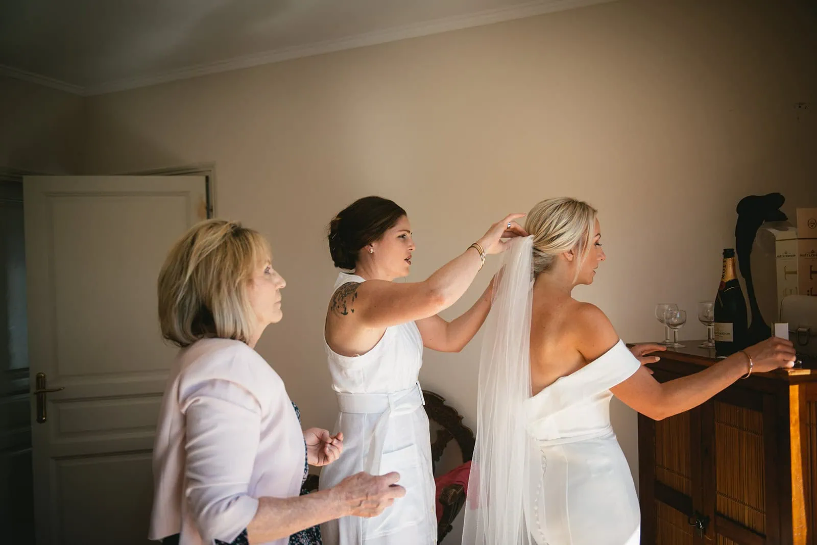 Bride preparing for her big day during this South of France elopement in Nice