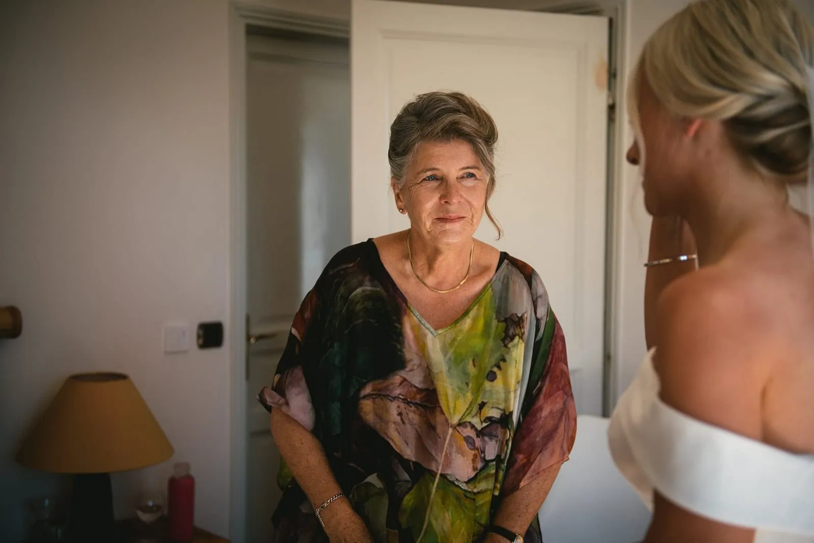 One of the bride's guests during her set-up in a South of France elopement