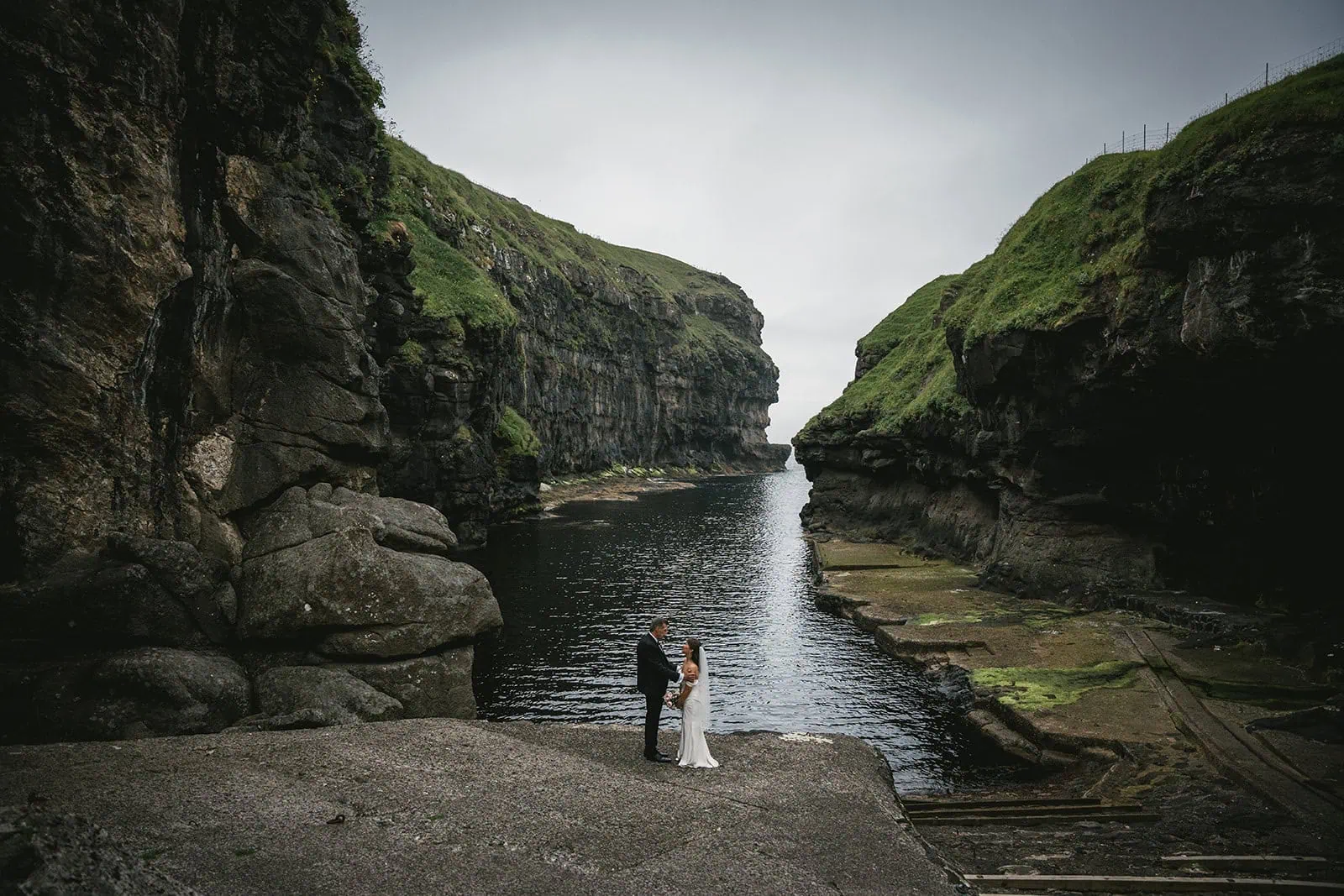 A meaningful ceremony in the heart of nature during this unforgettable Torshavn elopement