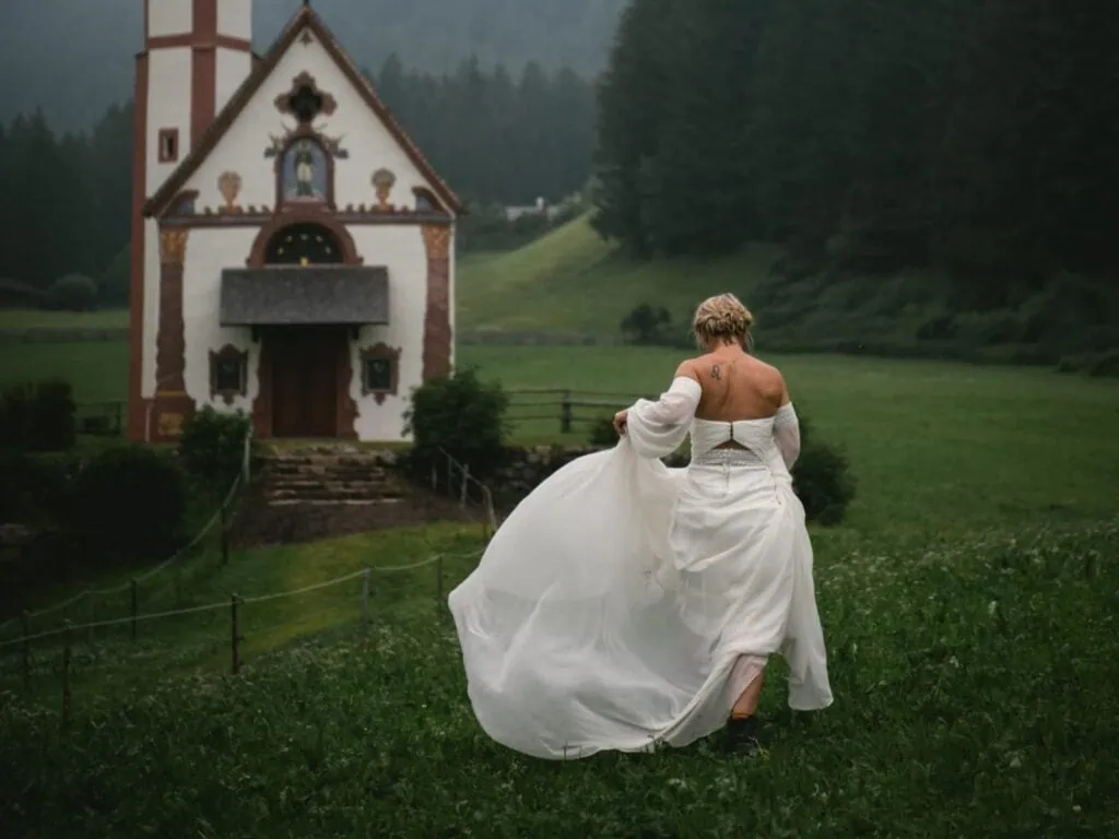 What wear for an elopement? - The guide by Zephyr & Luna