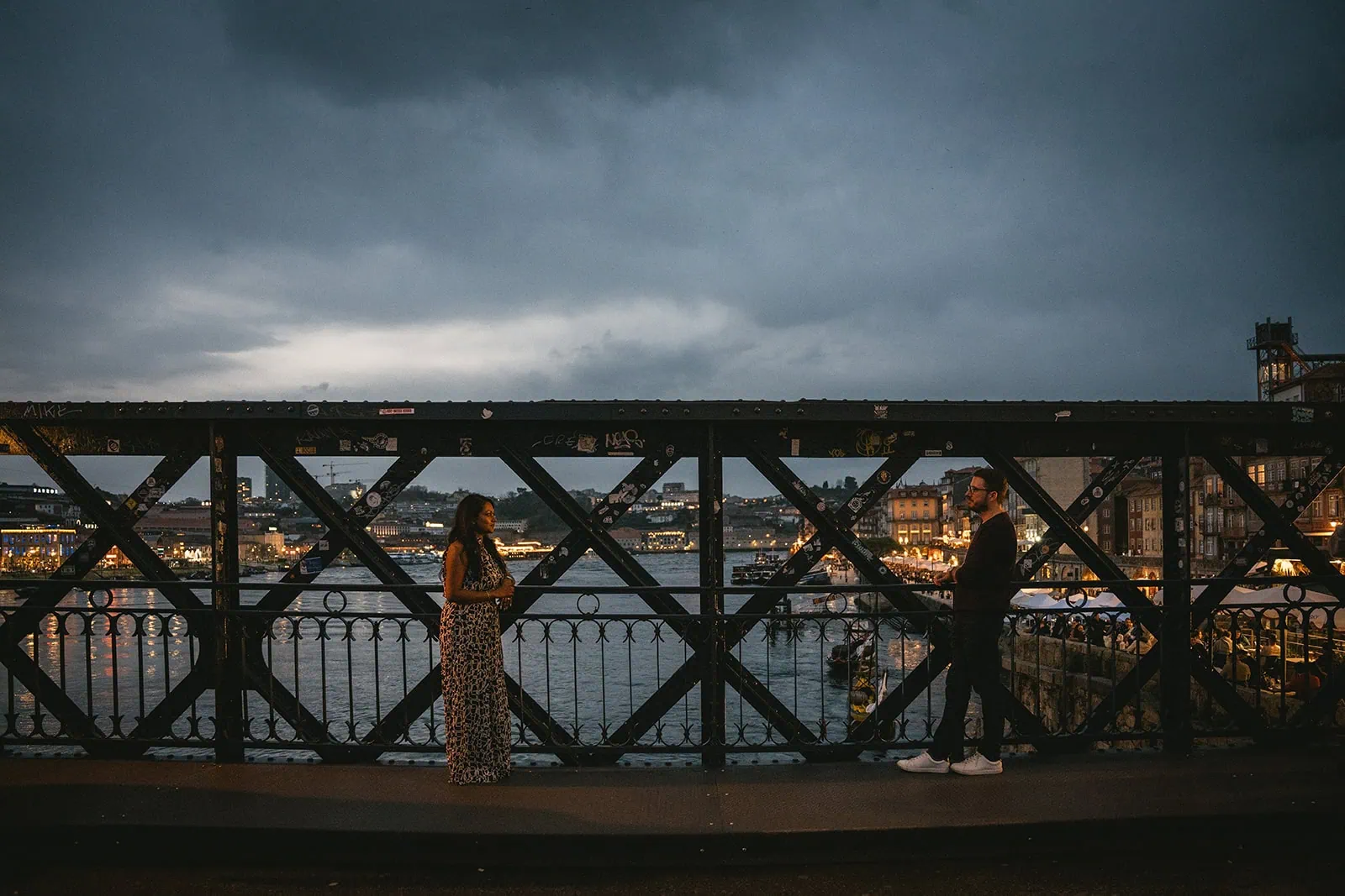 Last shoot of this Portuguese elopement by Porto harbor