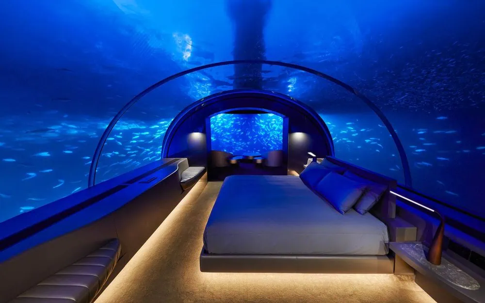 Underwater elopement in hotels – The Muraka in Maldives