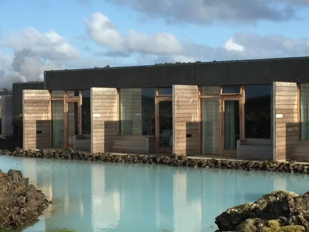 Why choose the blue lagoon for your wedding elopement