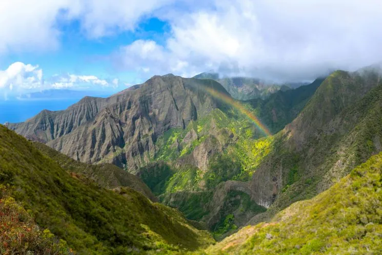 What to do during your Maui elopement - Helicopter tour