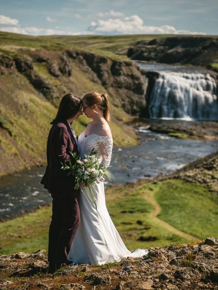 Micro-wedding VS elopement: Which One Is Right for You?