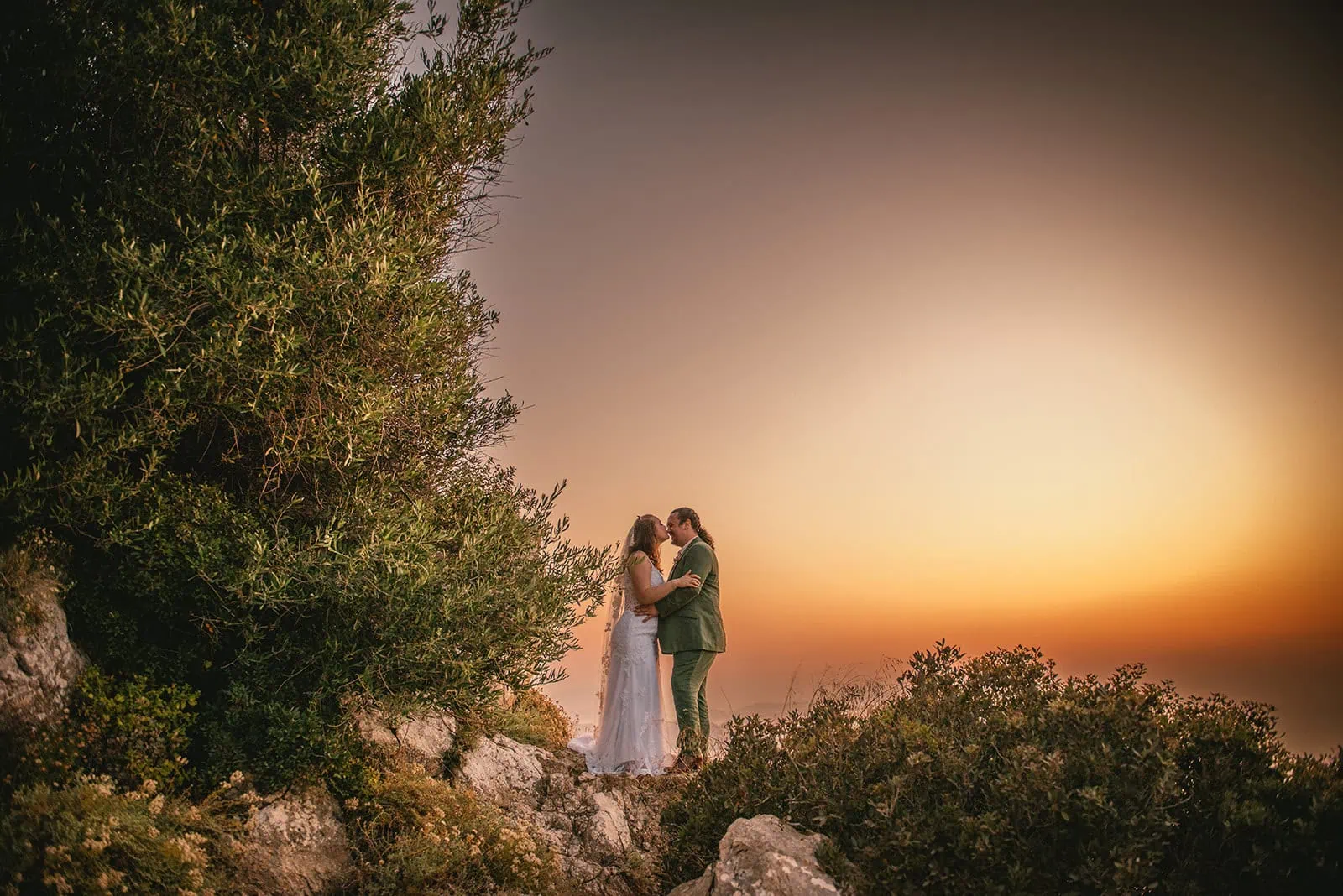 Lace, laughter, and lavender skies during this Rhodes Island elopement