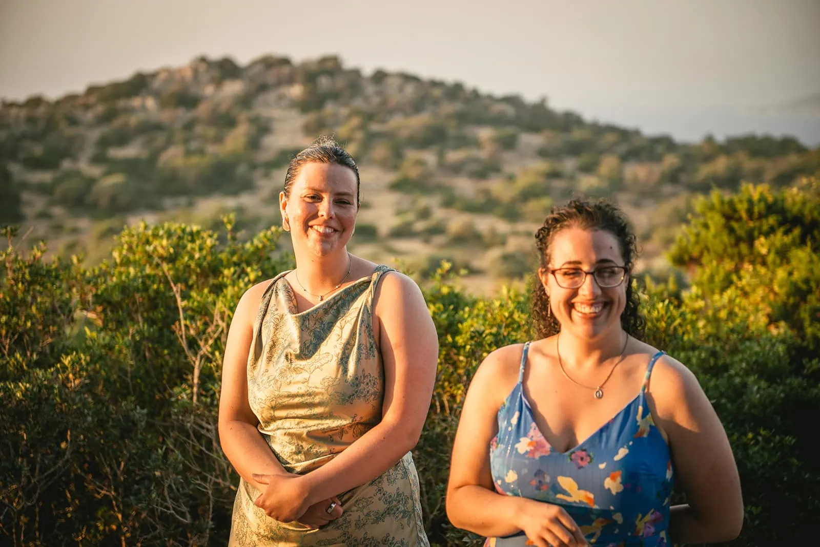 Guests discovering the bride in a Rhodes Island elopement ceremony