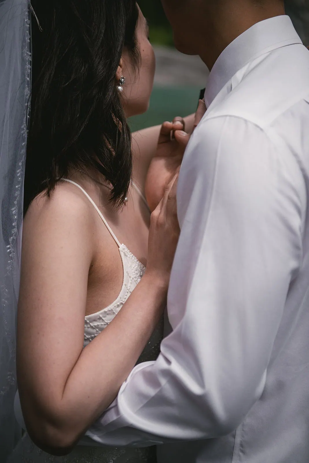 Layers of love and peaks of stone—an unforgettable Oeschinensee elopement