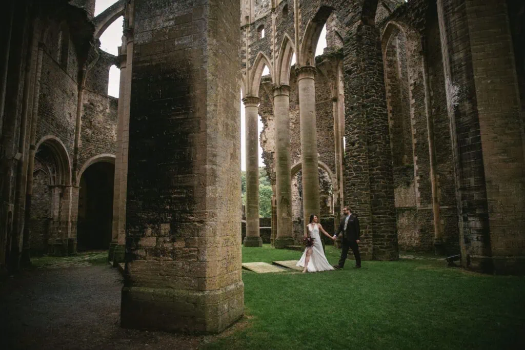 How to create your elopement timeline